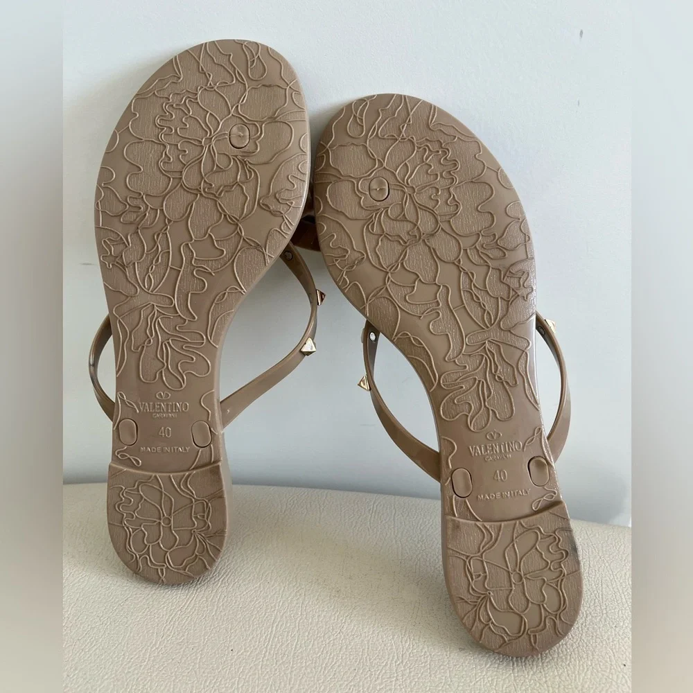 Valentino Garavani Rockstud Jelly Thong Flat Sandal’s Women’s Size 40 - Picture 4 of 11